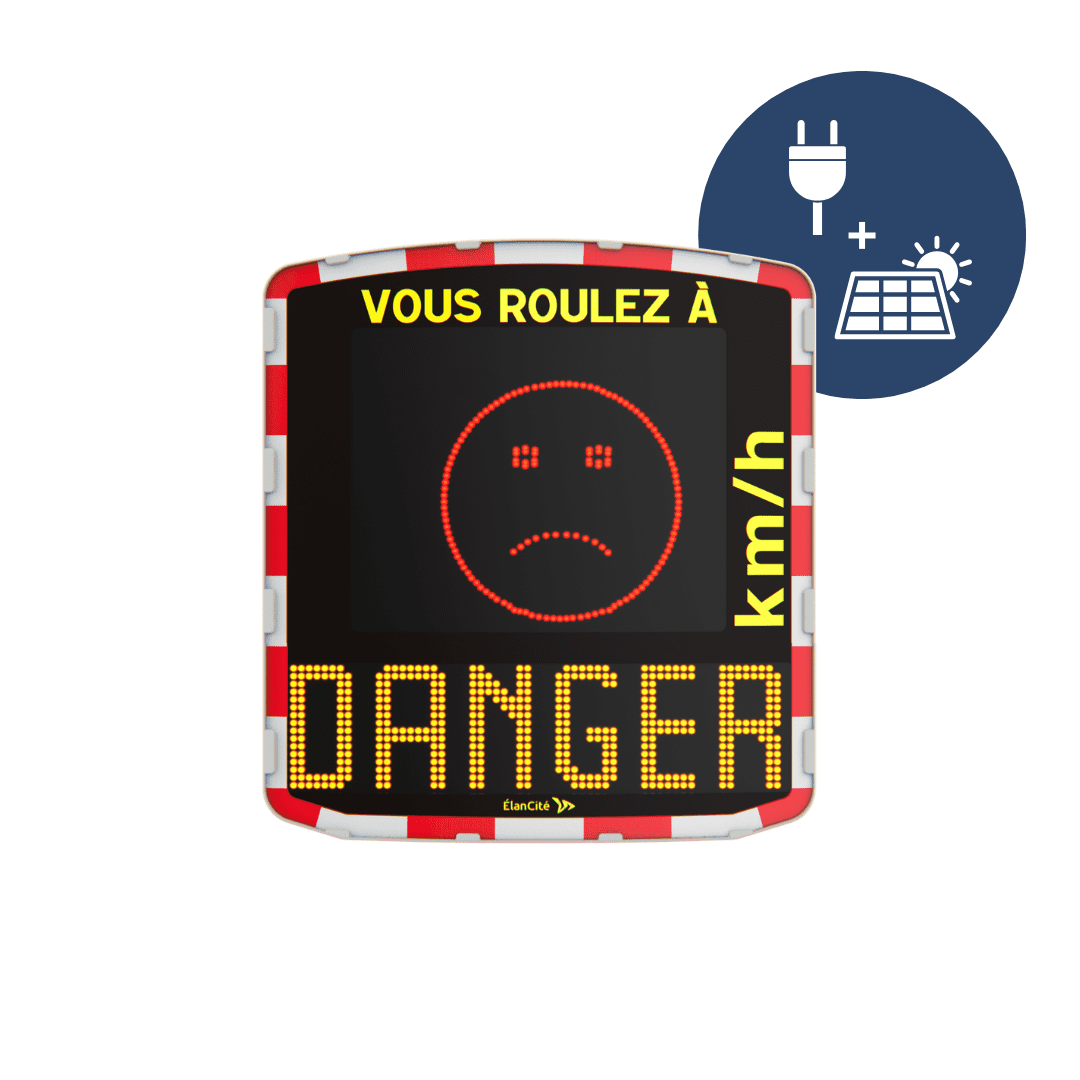 Packshot d'un radar pédagogique double alimentation qui affiche un smiley rouge et un message de prévention "DANGER"