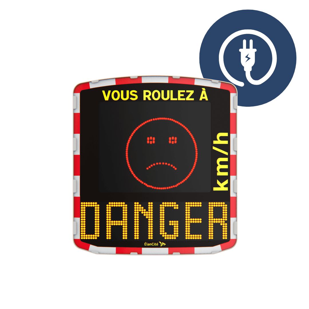 Packshot d'un radar pédagogique électrique qui affiche un smiley rouge et un message de prévention "DANGER"